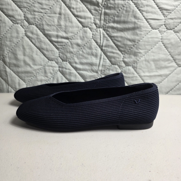 Vivaia Shoes - Vivaia Margot 2.0 Square Toe V-Cut Women's 
Size 9.5
  Ballet Flats Blue